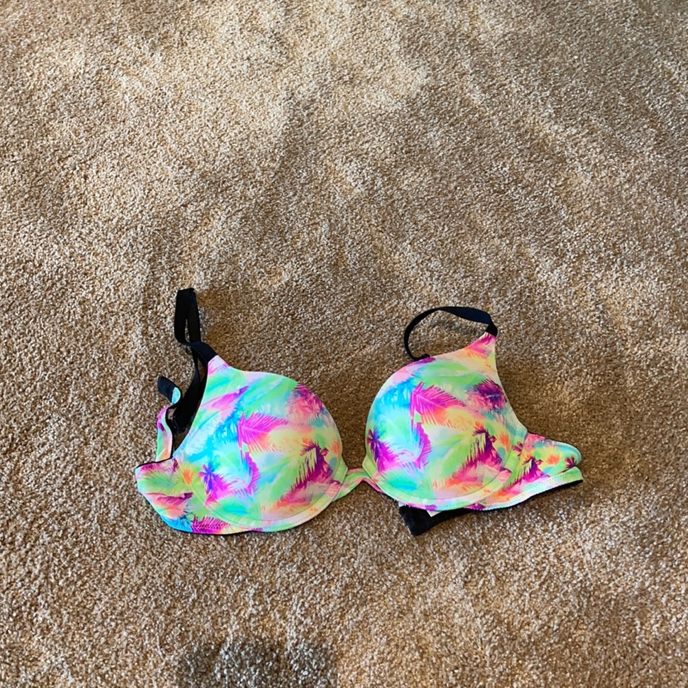 Victoria’s Secret push up bra